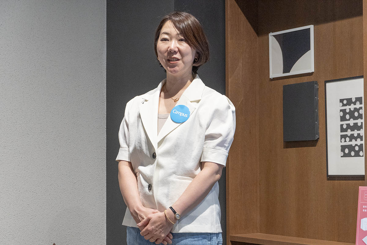 歴史や事業戦略などを説明するコクヨ グローバルステーショナリー事業本部 統括本部長 梅田由記氏