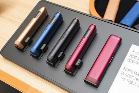 glo、ペン型とケース一体型の2Wayで使える「Hilo Plus