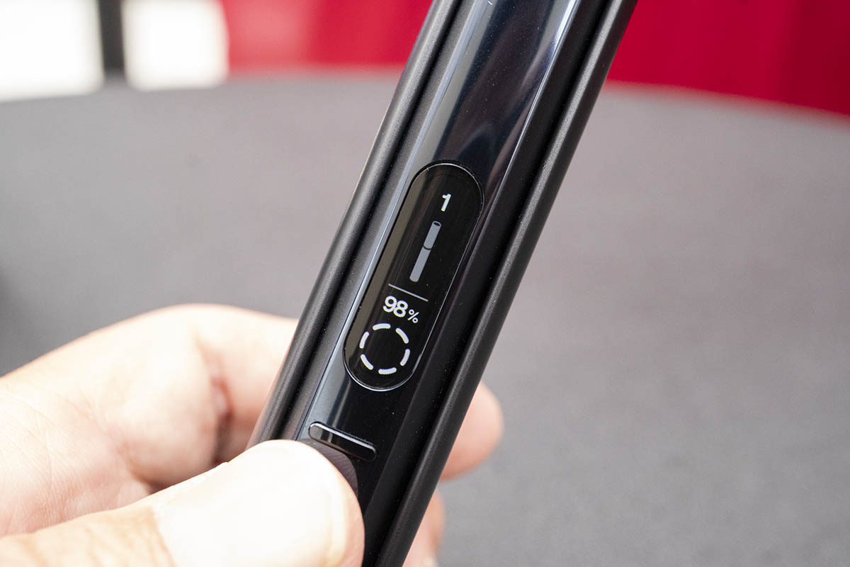 スクリーンではバッテリー状況も確認可能