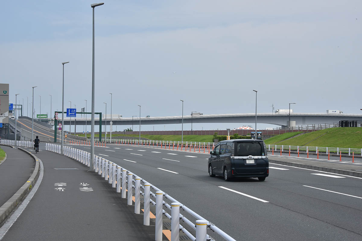 東京都大田区と神奈川県川崎市を結ぶ多摩川スカイブリッジ