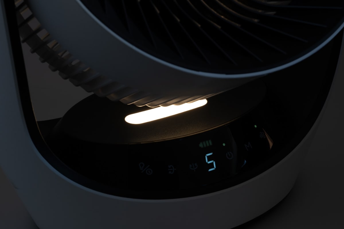 常夜灯を備えており、暗い場所でも足元を照らしてくれる