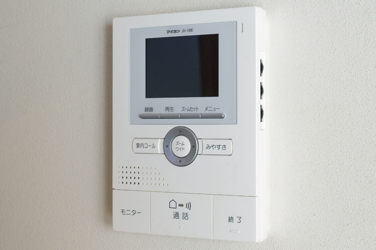 スマートではない一般的なインターホンからいかに違和感なく移行できるかが課題