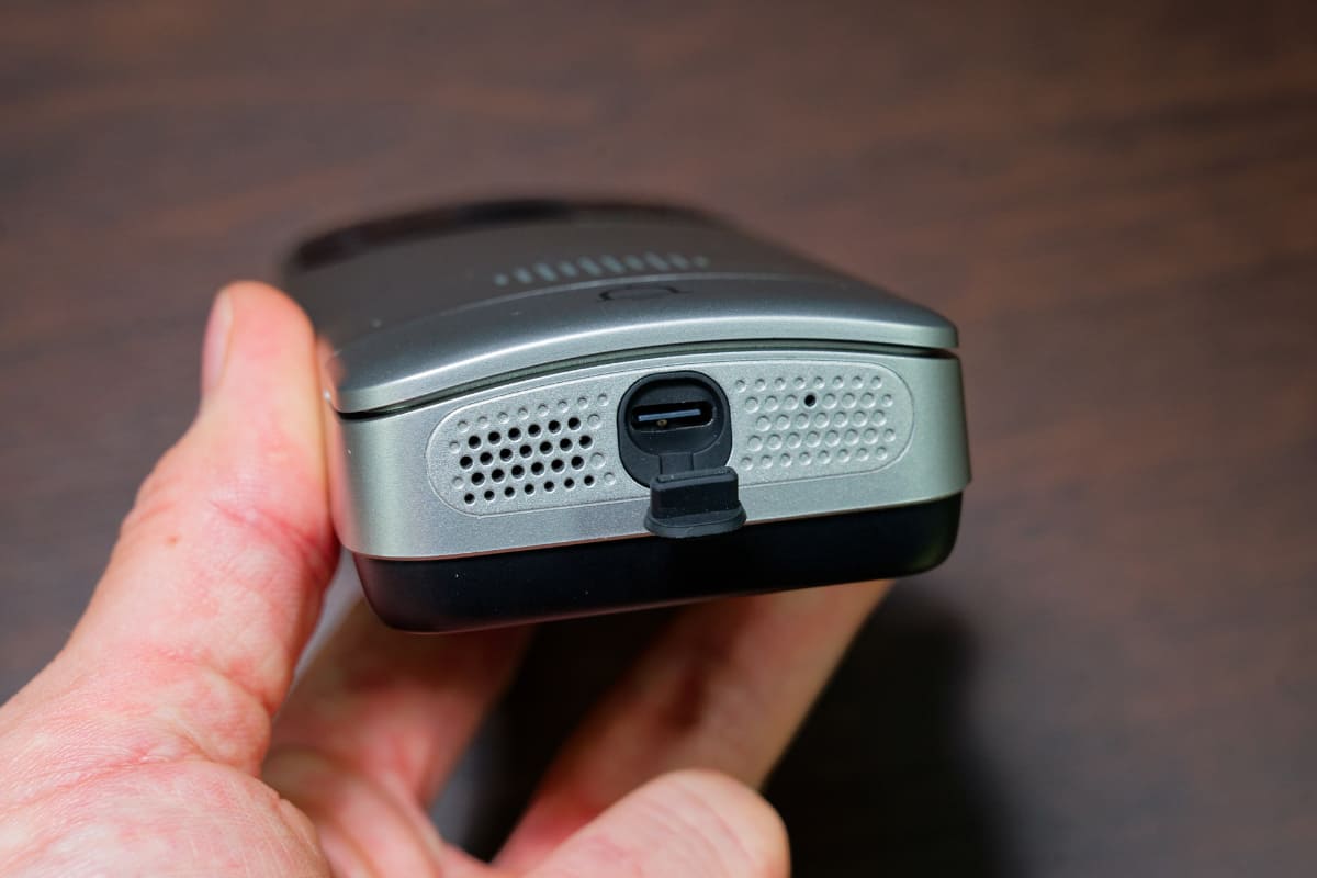 底面のType-Cポートで充電可能