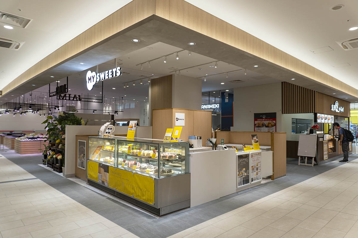 スイーツ店、からあげ店など