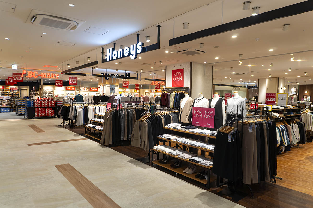 2階のアパレルショップ