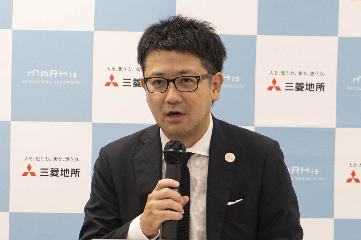 商業施設の商圏やターゲットなどについて説明するMARK IS 葛飾かなまち 館長 福田隆司氏