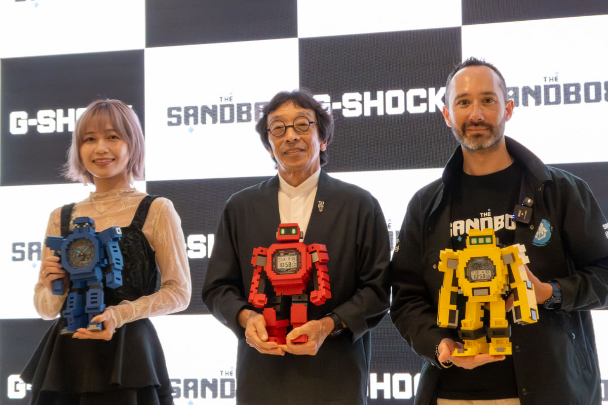 左から、のろいちゃん、伊部 菊雄氏、Sebastien Borget氏