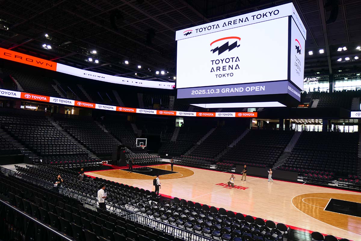 LEDビジョンは、センターハングビジョンとリボンビジョン