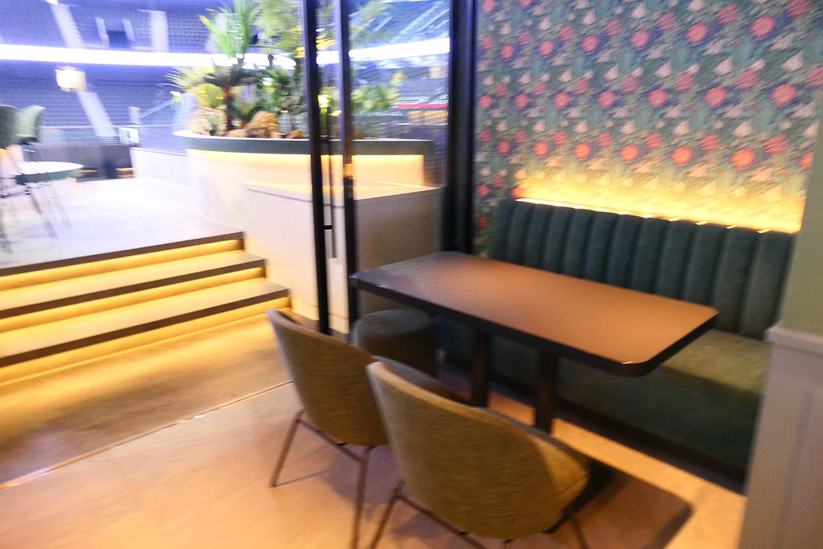 ルーム3「BOTANICAL」定員15名。個室付き。