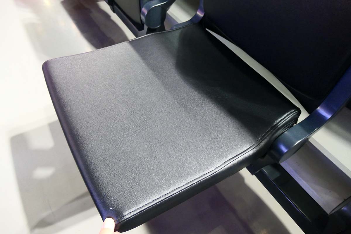 座面・背面をクッション仕様