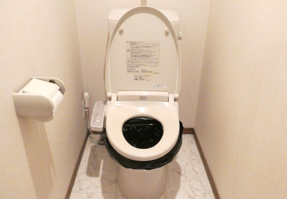 トイレへのセットは非常に簡単