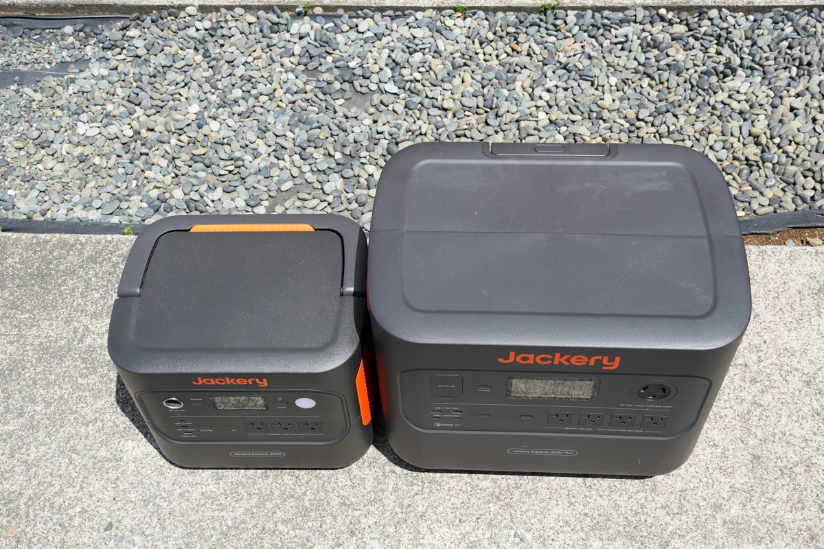 フットプリントもかなり差があります。車の中に搭載する際にもよりスペースをとらなくなりました