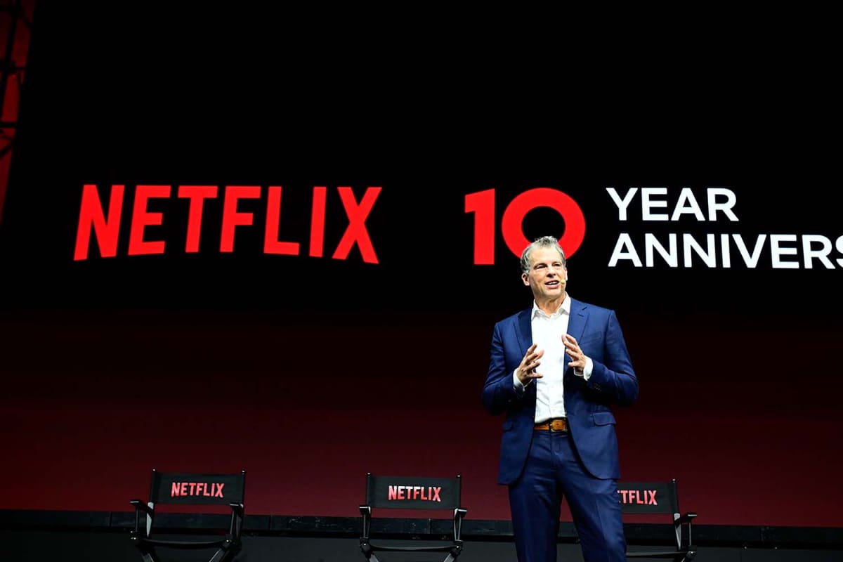 10周年を振り返り挨拶する、Netflix・Co-CEOのグレッグ・ピーターズ氏