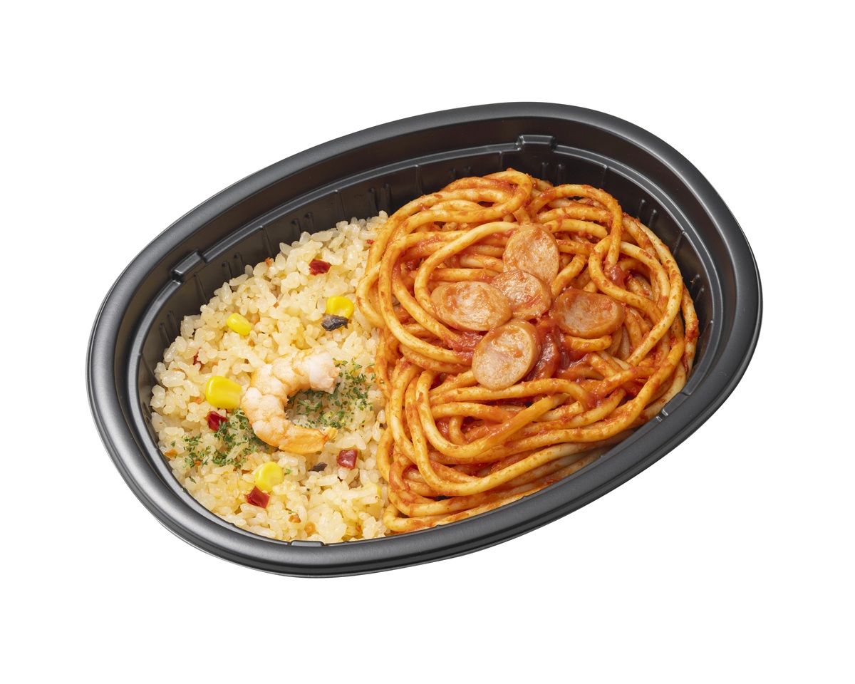 トマトの旨味あふれるナポリタン＆海老ピラフ風