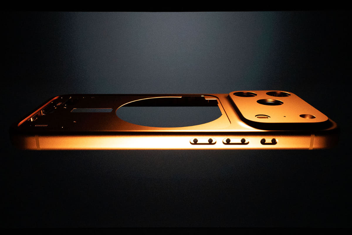 アルミ合金でボディを一体で作る「ユニボディ」を採用