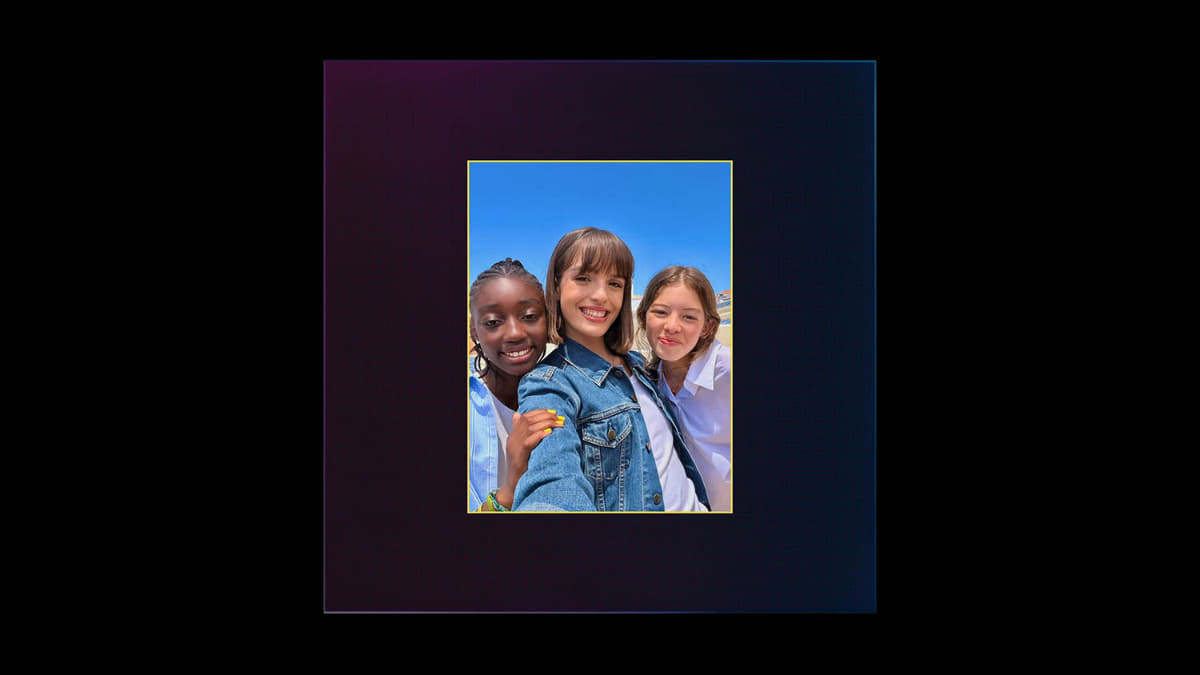 イメージセンサーの一部から、画角やズームサイズに合わせて画像を切り出し