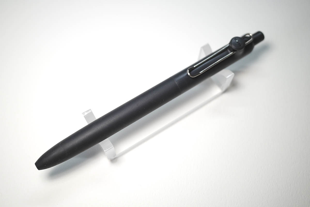 ユニボール ゼント スタンダードモデル(275円)