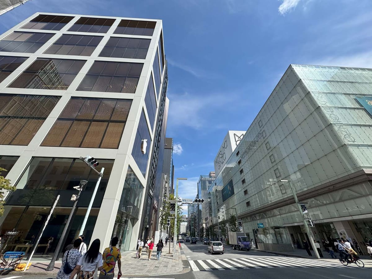 松屋銀座の向かいにApple 銀座