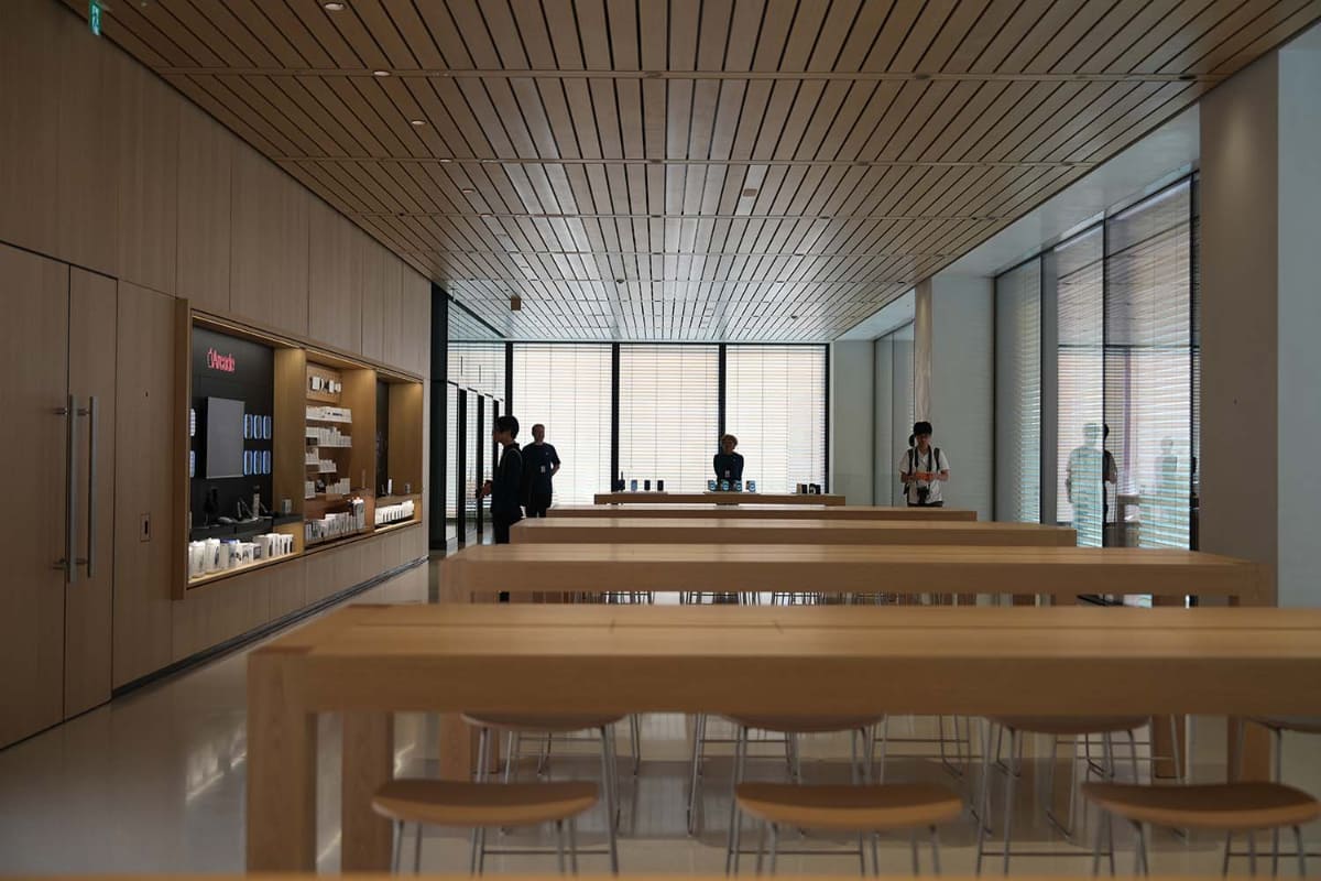 4階はジーニアスバー。製品の修理やサポートなどを行なう