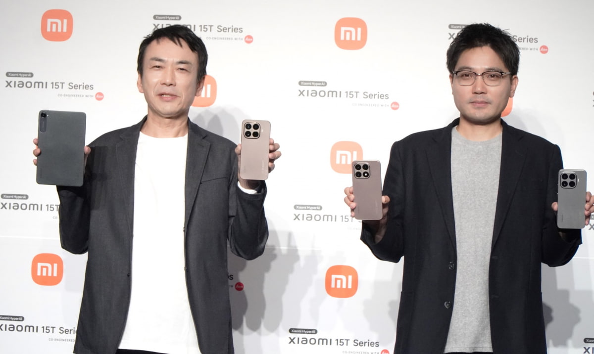 左から、Xiaomi Japan プロダクトプランニング部本部長 安達 晃彦氏、副社長の鄭彦氏