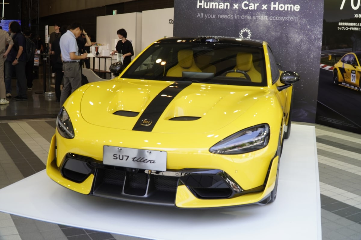 Xiaomi SU7 Ultra 1:18 ダイキャストモデルを16,800円で販売する