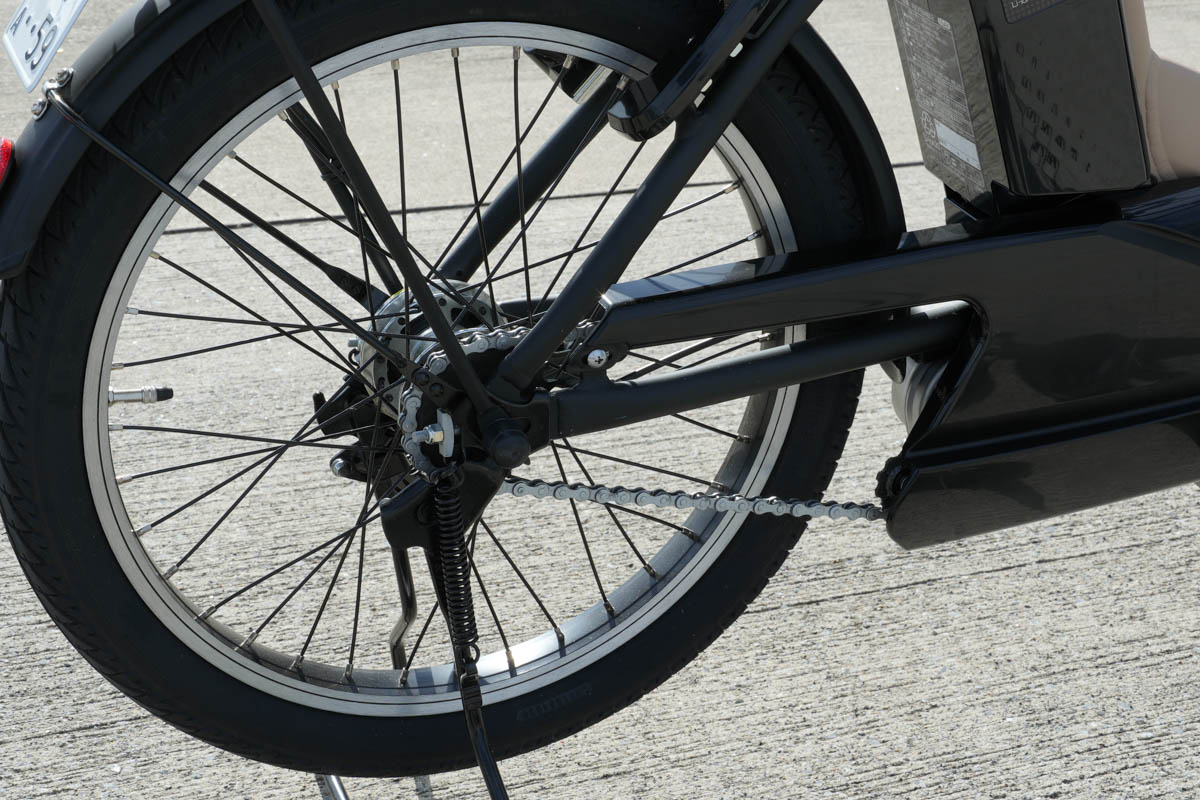 後輪はハブブレーキ