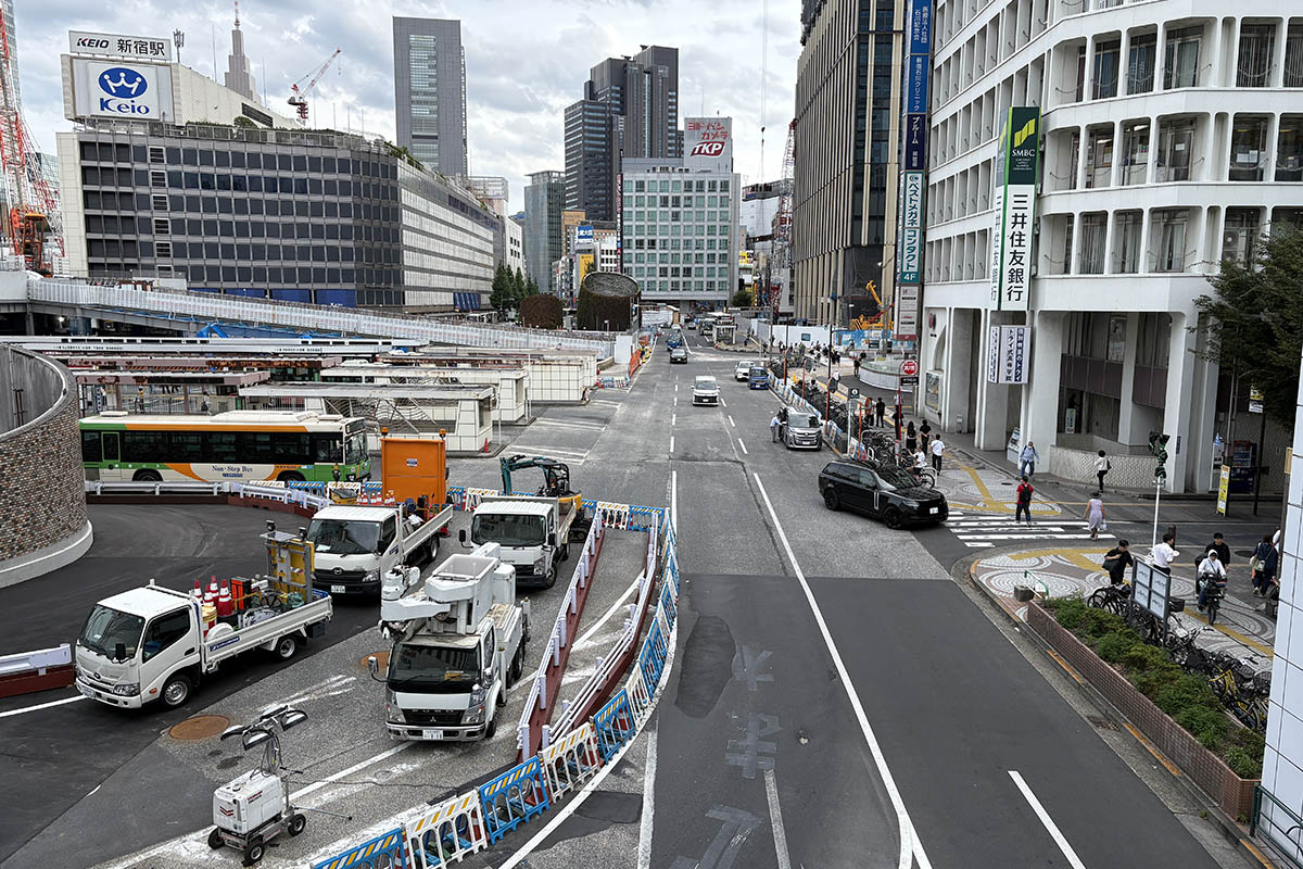 歩行者空間新設により通り抜けできなくなる車道(9月22日撮影)