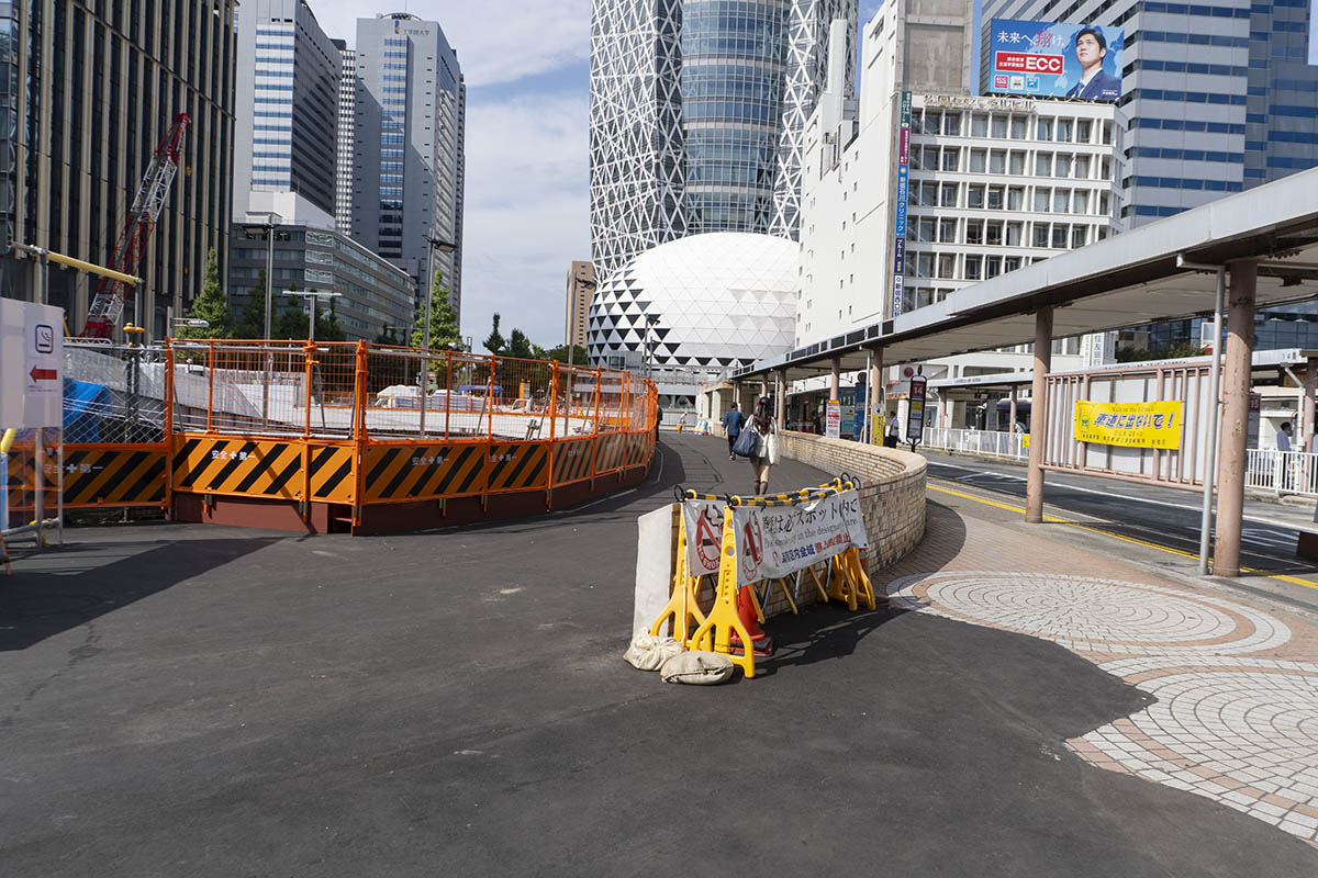駅側から見た歩行者動線