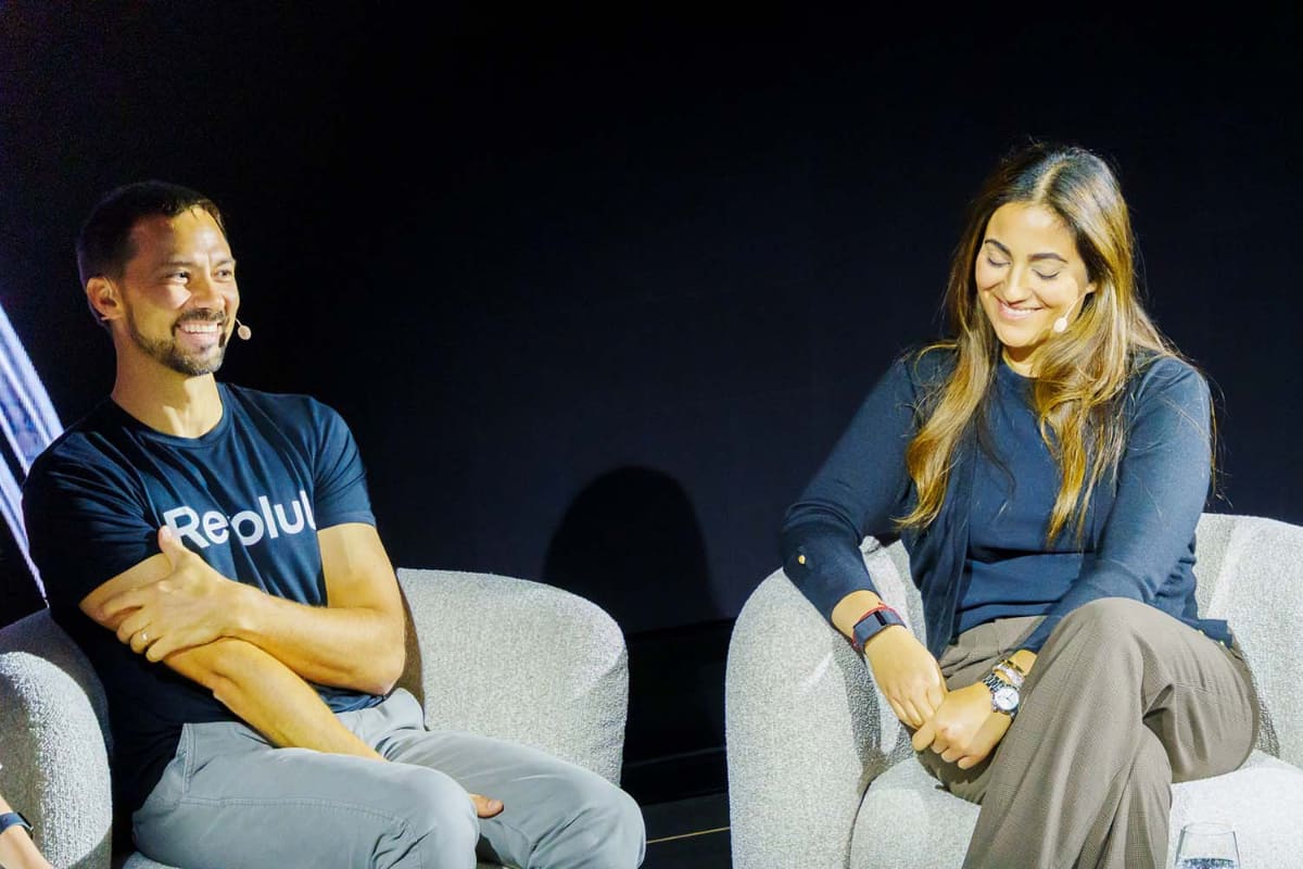 CTOのVlad Yatsenko氏(左)。右はプレミアム&ユースプロダクトのジェネラルマネージャーであるTara Massoudi氏