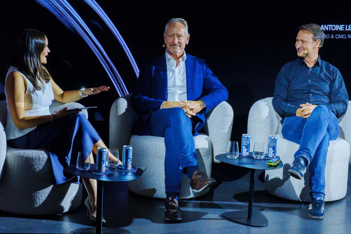 マーケティング面では、F1チームのAudiと提携。中央が代表のJonathan Wheatley氏。右はCMO(Chief Growth & Marketing Officer)のAntoine Le Nel氏