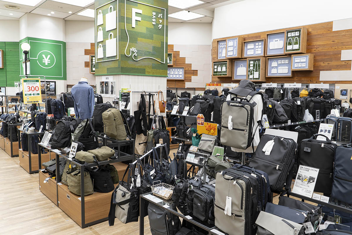 ハンズ 新宿店 バッグ売場