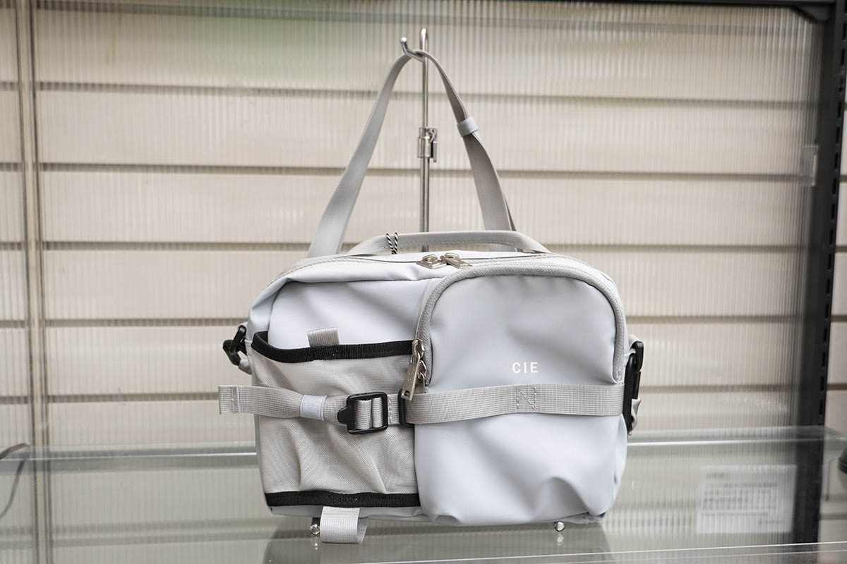 CIE ショルダーバッグ グリッド3 ボトルショルダーバッグM(13,750円)