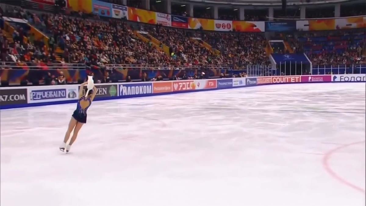 Sora 2で生成した動画。猫とトリプルアクセルなど(OpenAIのニュースリリースから)