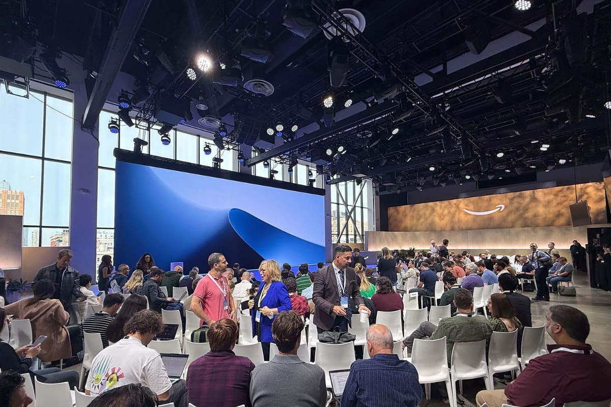 発表会はニューヨークで開かれた