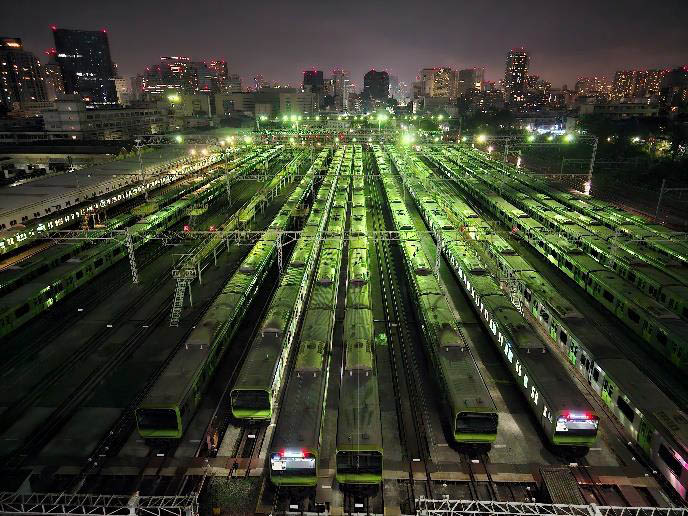 同地の深夜の様子