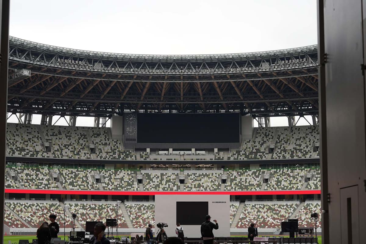 競技場を一周する赤いラインも新たなフィールド演出のひとつ。MUFGを意識したものだ