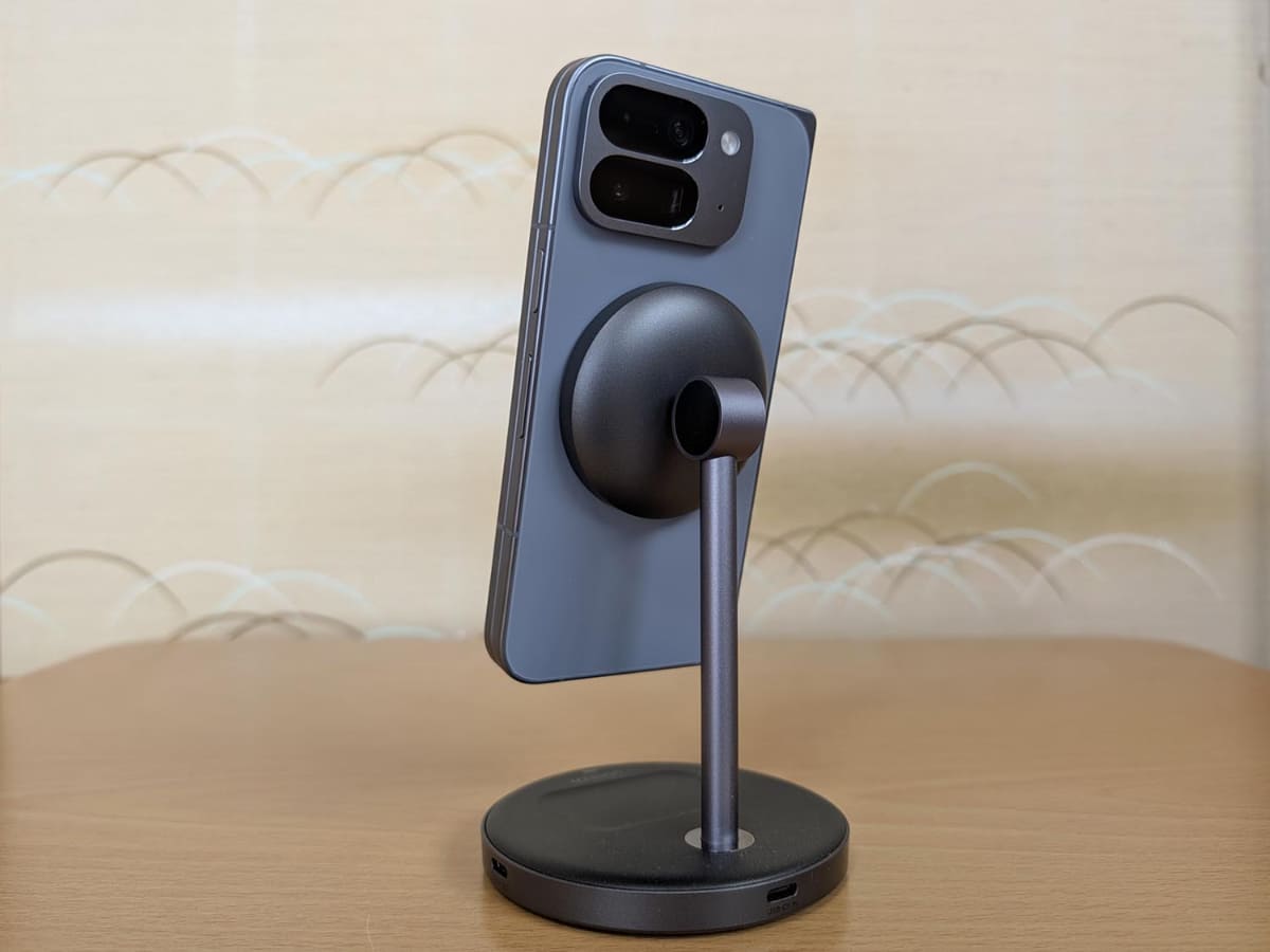 Qi2、ひいてはMagSafe対応機器によるマグネット固定が、Pixel 10 Pro Foldで実現しました