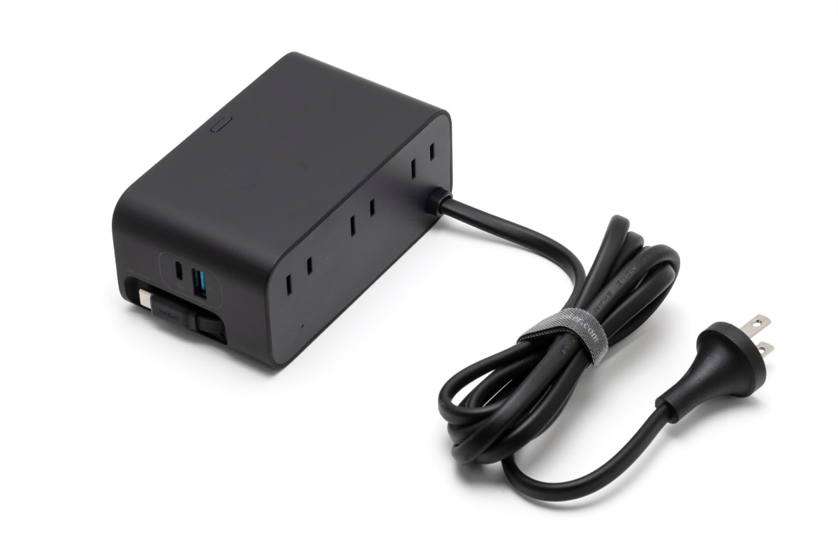 背面にはコンセントが3口