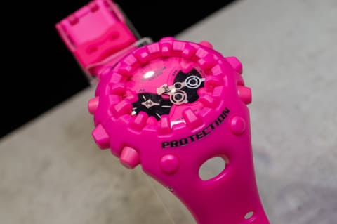 G-SHOCK、ユニークな造形「GA-V01」にピンクやゴールド