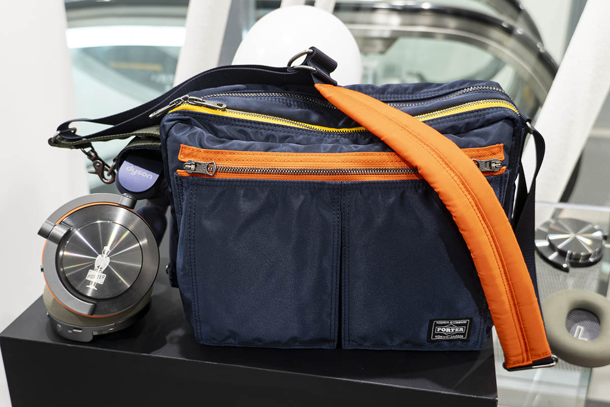 コラボのショルダーバッグ