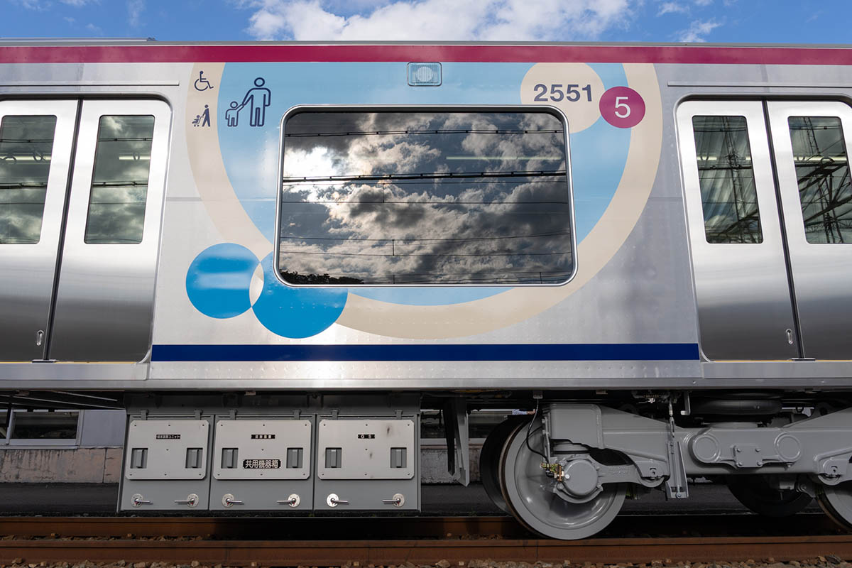 ひだまりスペース部分は大きな窓が特徴