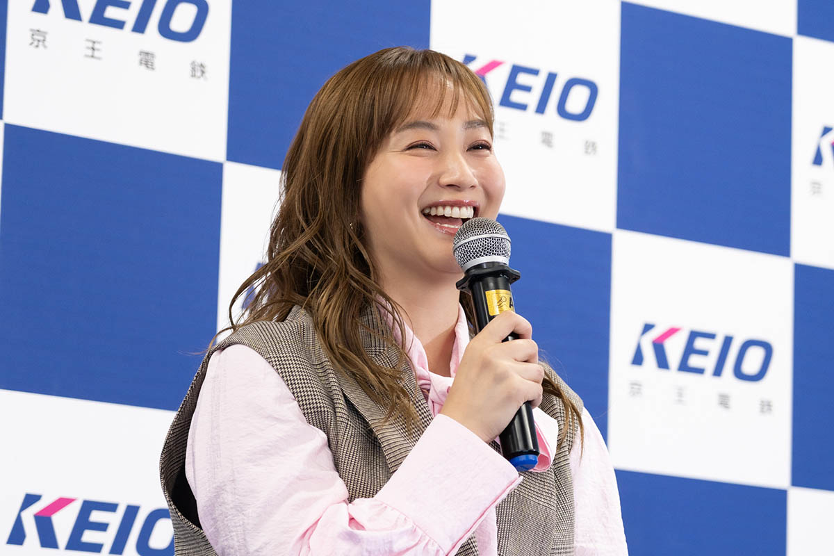 「京王電鉄は紅葉を見に行ったりするときなど、お出かけにはよく使います。家族5人で想い出を作れますね」(藤本さん)