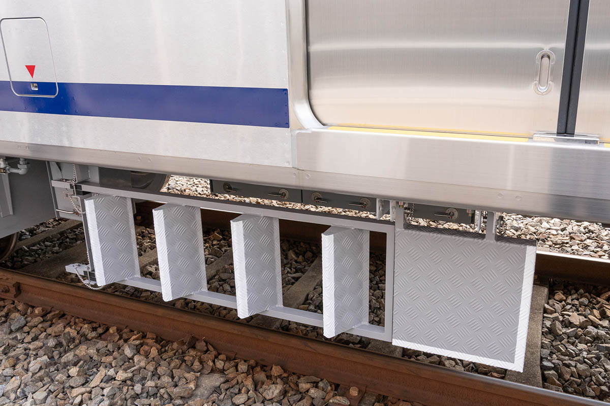 非常用のステップ