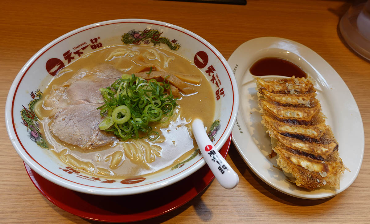 10月27日オープンの「天下一品 新宿西口店」の「こってり」ラーメン