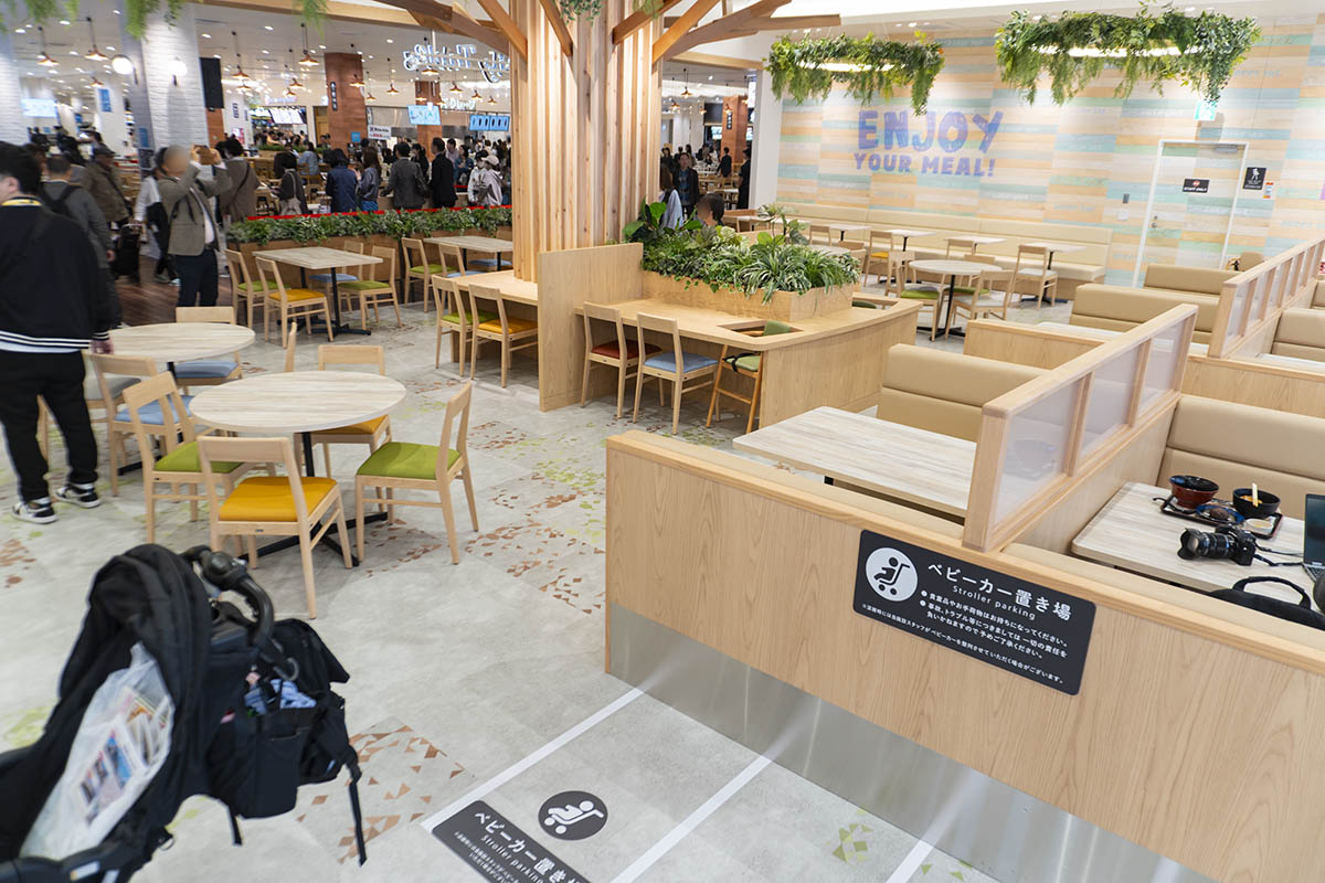 フードコート内のファミリーゾーン