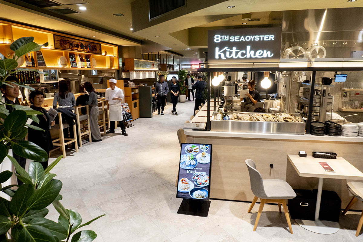 フードコート内観