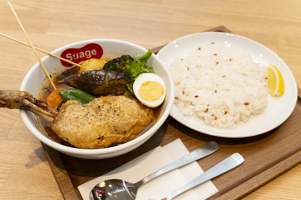 パリパリ知床鶏と7種の野菜カレー