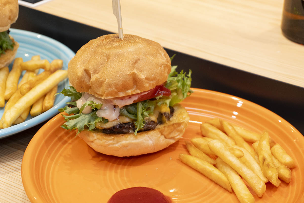 ルーススペシャルバーガー