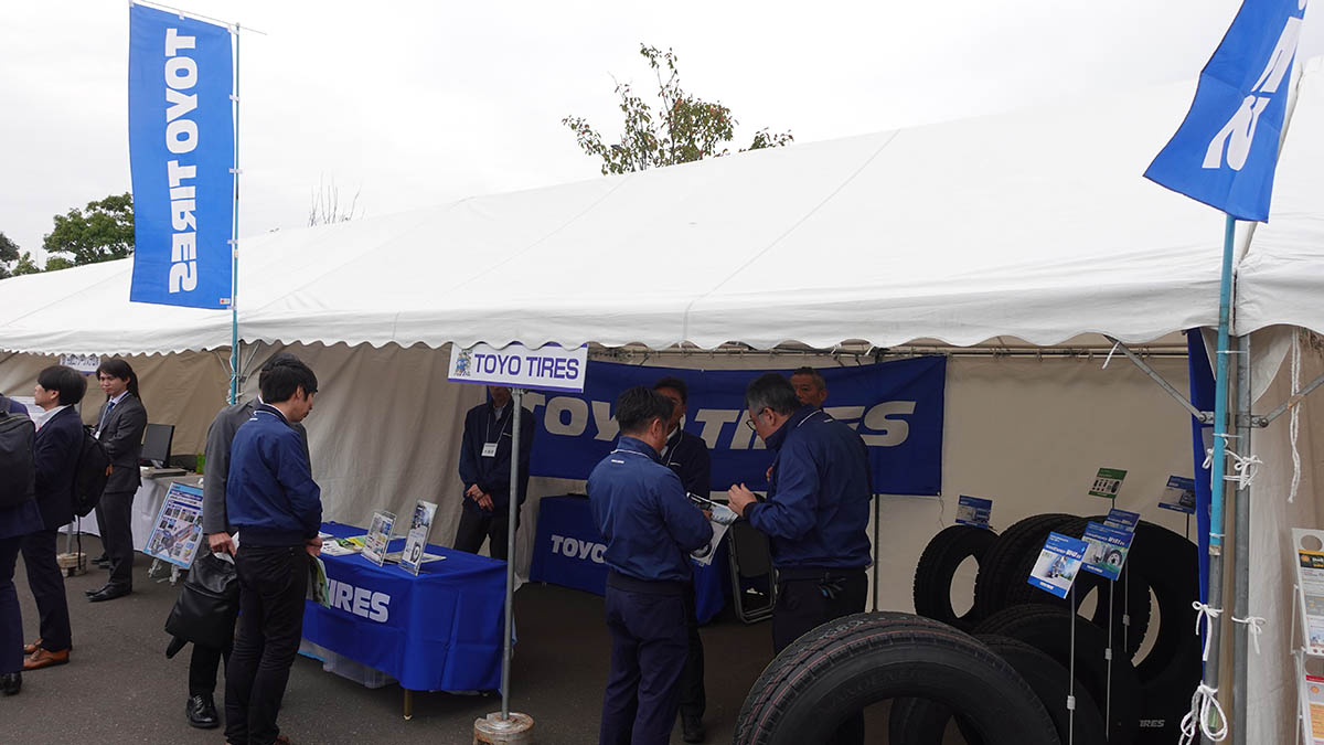 TOYO TIRES ブース