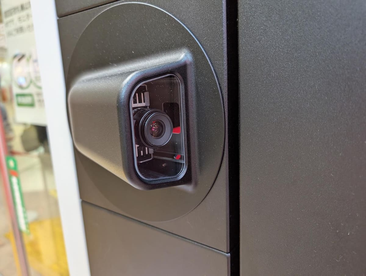 長岡駅の顔認証改札機のカメラを接写したところ